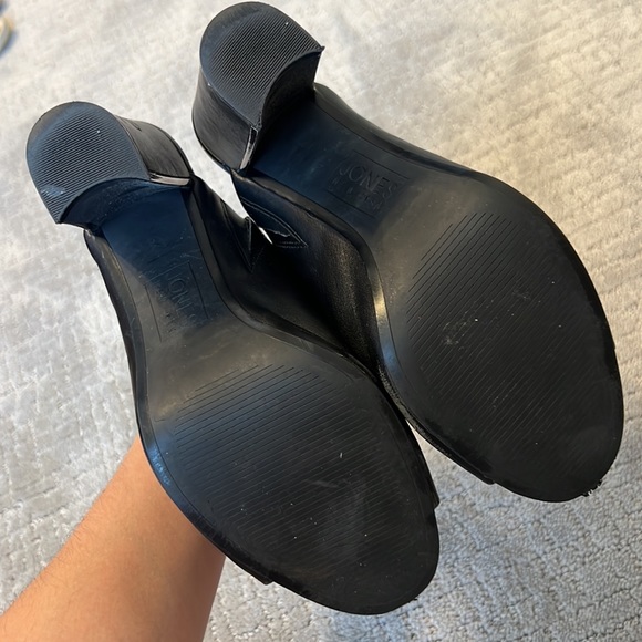 Black Leather Open Toe Pump With Tassel - Picture 6 of 6